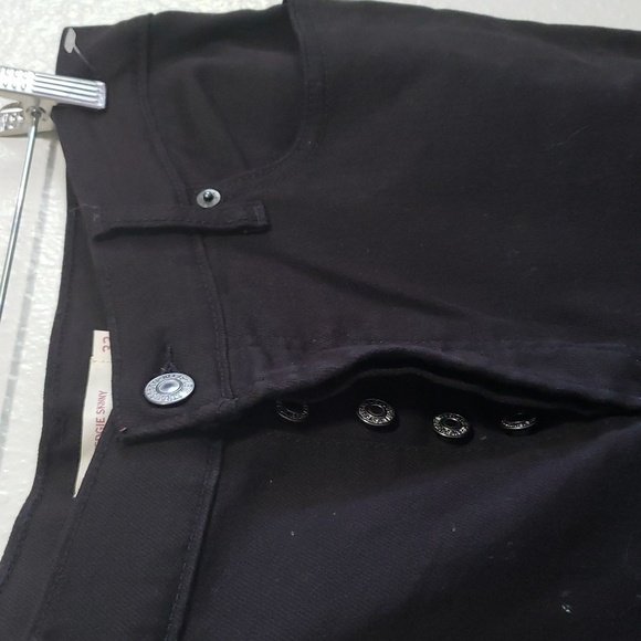 LEVI'S Wedgie Skinny Jeans color black, Size 32 - Picture 3 of 16